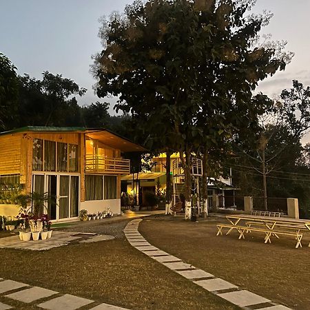Saraiville- Luxury Riverside Cottages Dehradun Esterno foto