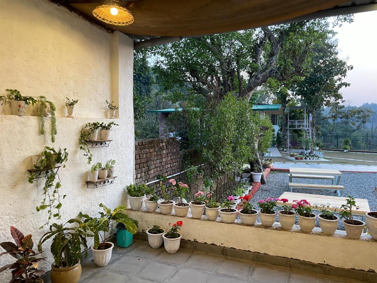 Saraiville- Luxury Riverside Cottages Dehradun Esterno foto
