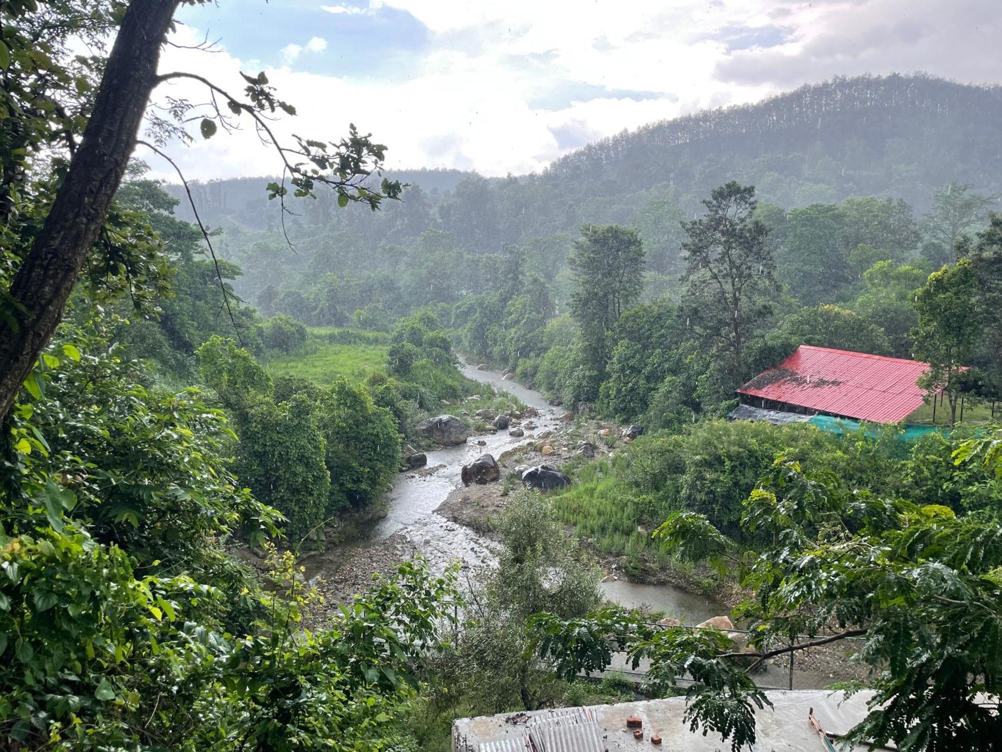 Saraiville- Luxury Riverside Cottages Dehradun Esterno foto