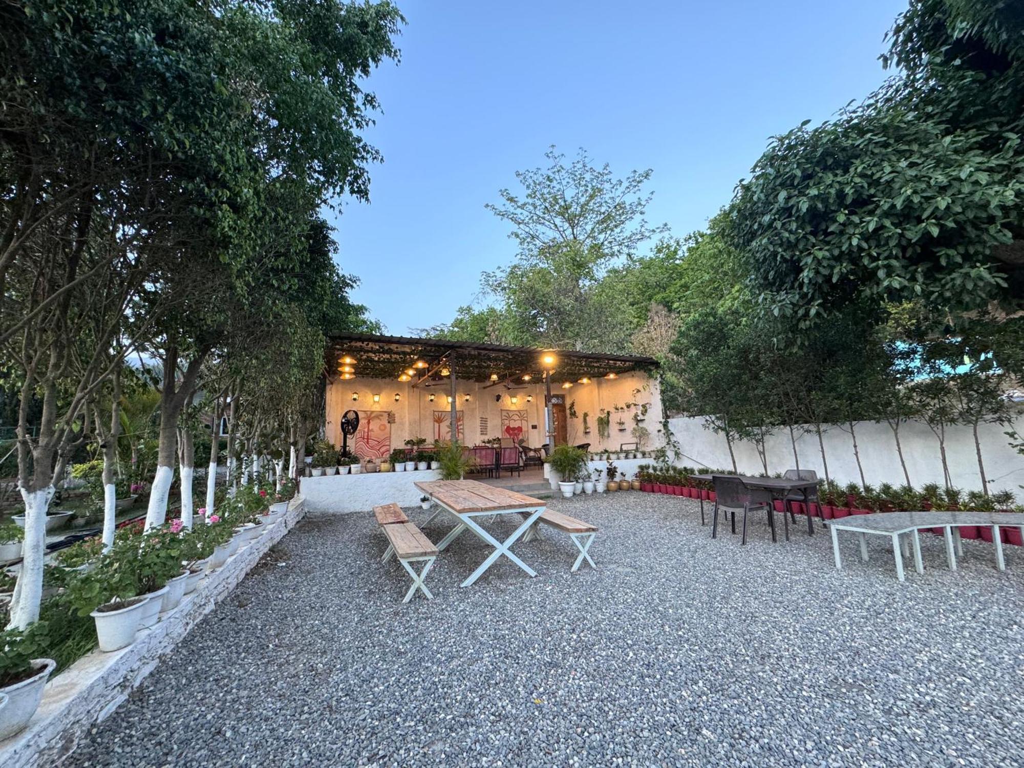 Saraiville- Luxury Riverside Cottages Dehradun Esterno foto