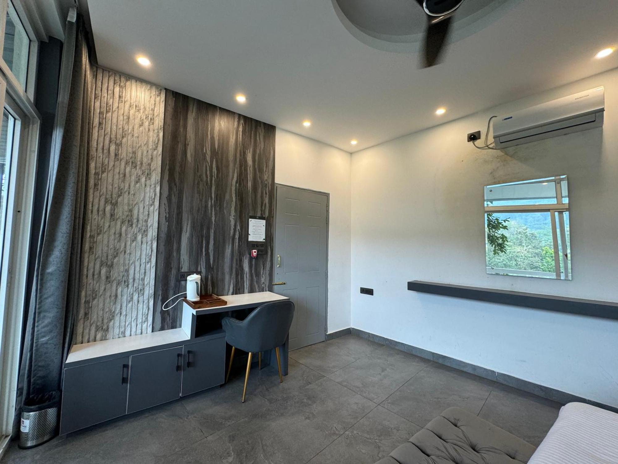 Saraiville- Luxury Riverside Cottages Dehradun Esterno foto