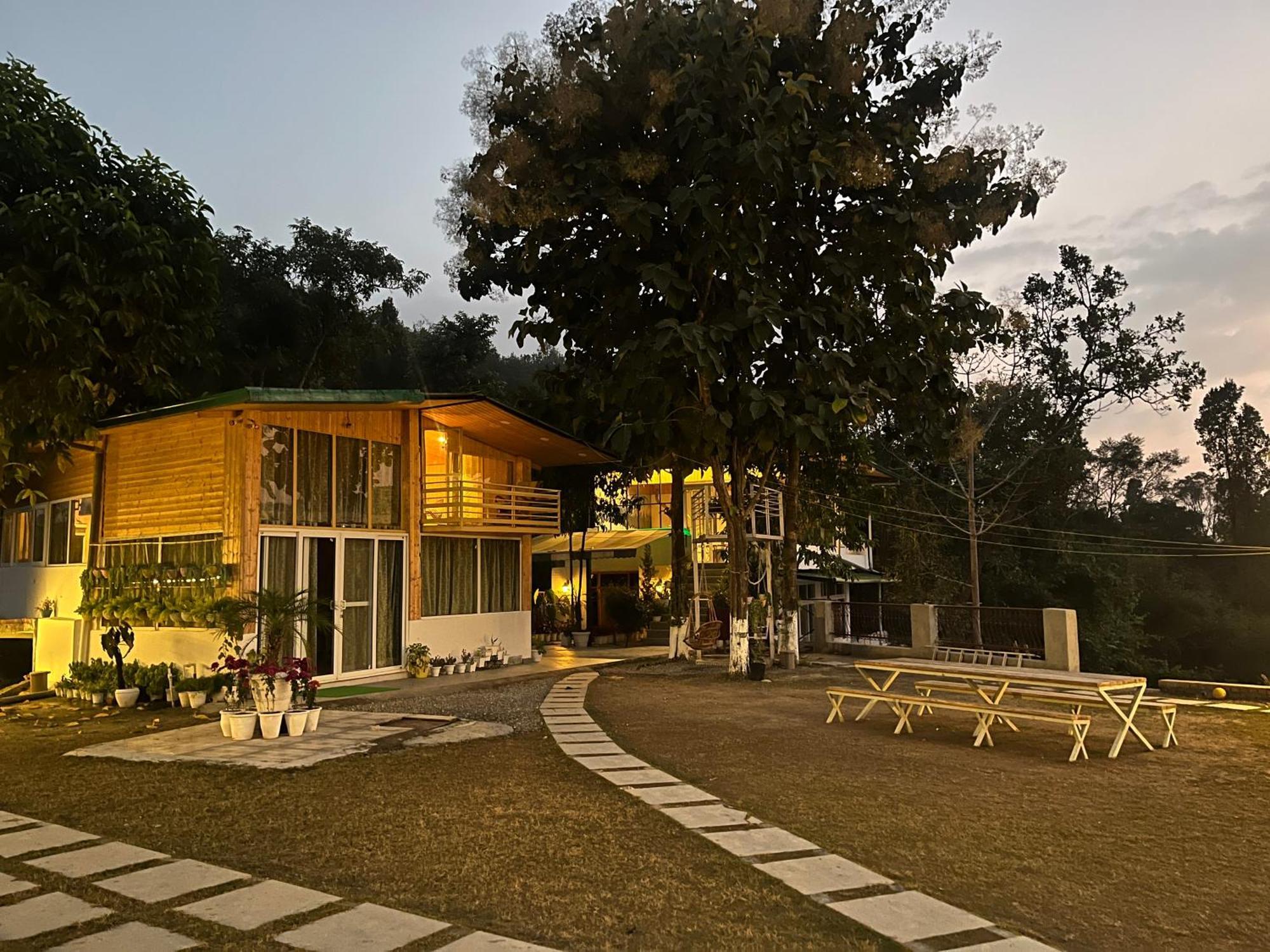 Saraiville- Luxury Riverside Cottages Dehradun Esterno foto