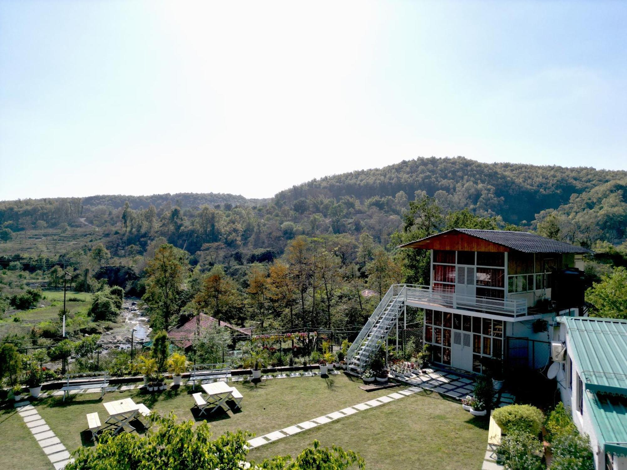 Saraiville- Luxury Riverside Cottages Dehradun Esterno foto