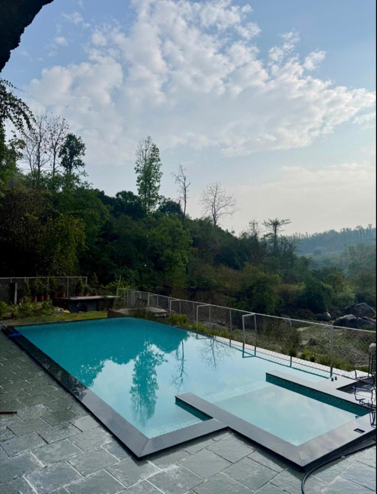 Saraiville- Luxury Riverside Cottages Dehradun Esterno foto